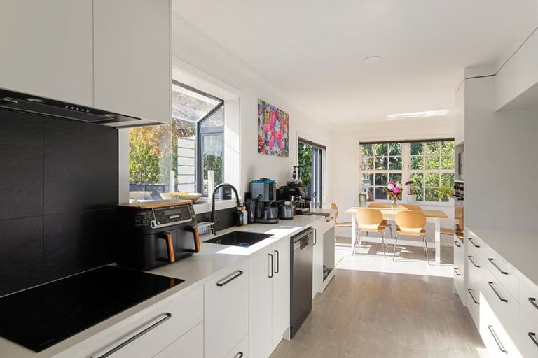 Photo of property in 166 Sandwich Road, St Andrews, Hamilton, 3200