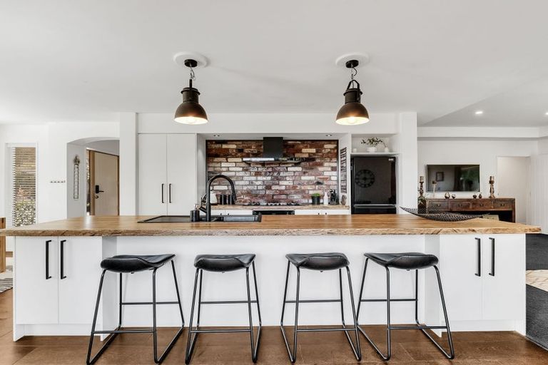 Photo of property in 16 Hemingway Place, Spencerville, Christchurch, 8083