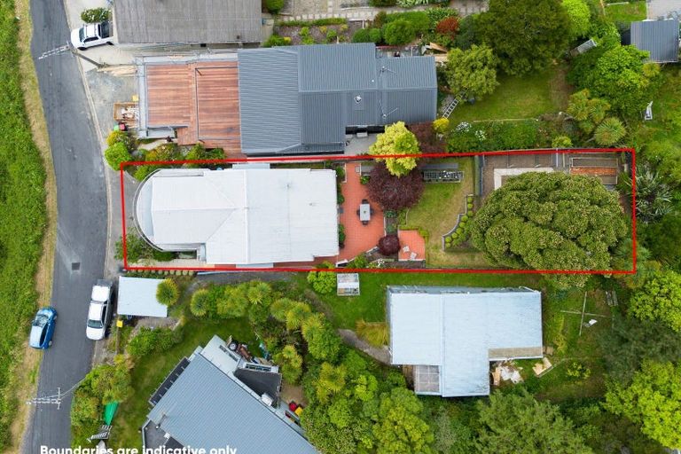 Photo of property in 40 Marine Parade, Macandrew Bay, Dunedin, 9014