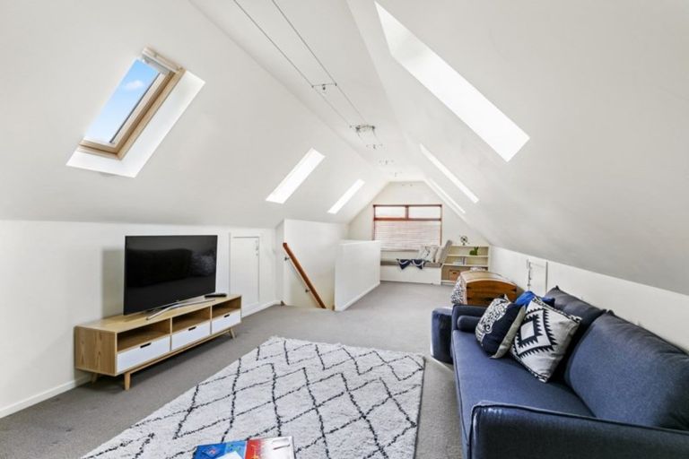 Photo of property in 10 Swadel Way, Karori, Wellington, 6012