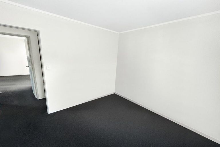 Photo of property in 2 Vine Street, Mangere East, Auckland, 2024