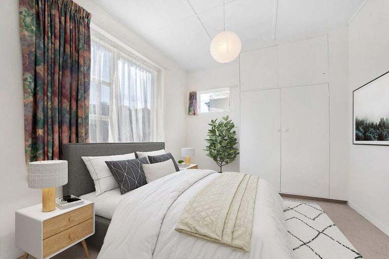 Photo of property in 123 Onepu Road, Lyall Bay, Wellington, 6022