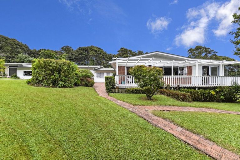 Photo of property in 283 Kaipara Road, Papakura, 2582