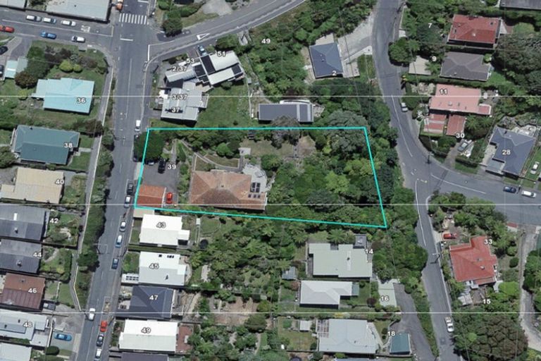 Photo of property in 39 Mills Road, Brooklyn, Wellington, 6021