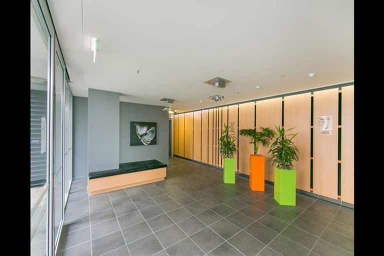 Photo of property in Montreaux Apartments, 9b/164 The Terrace, Wellington Central, Wellington, 6011