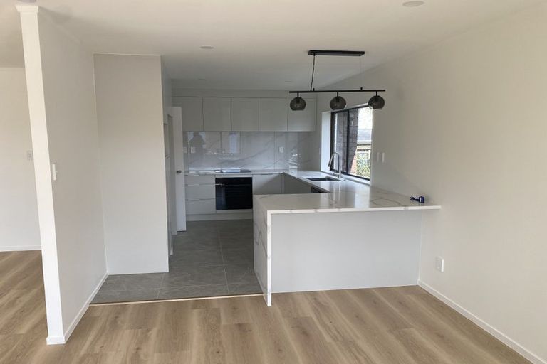 Photo of property in 33a Sunderlands Road, Half Moon Bay, Auckland, 2012