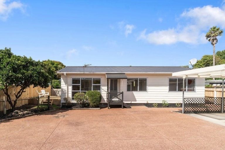 Photo of property in 25 Kervil Avenue, Te Atatu Peninsula, Auckland, 0610