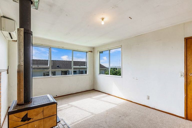 Photo of property in 19 Doone Place, Massey, Auckland, 0614