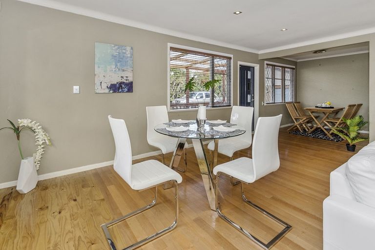 Photo of property in 230a Pakuranga Road, Pakuranga Heights, Auckland, 2010