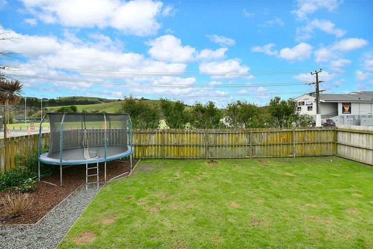 Photo of property in 1/137 Awaroa Road, Helensville, 0800