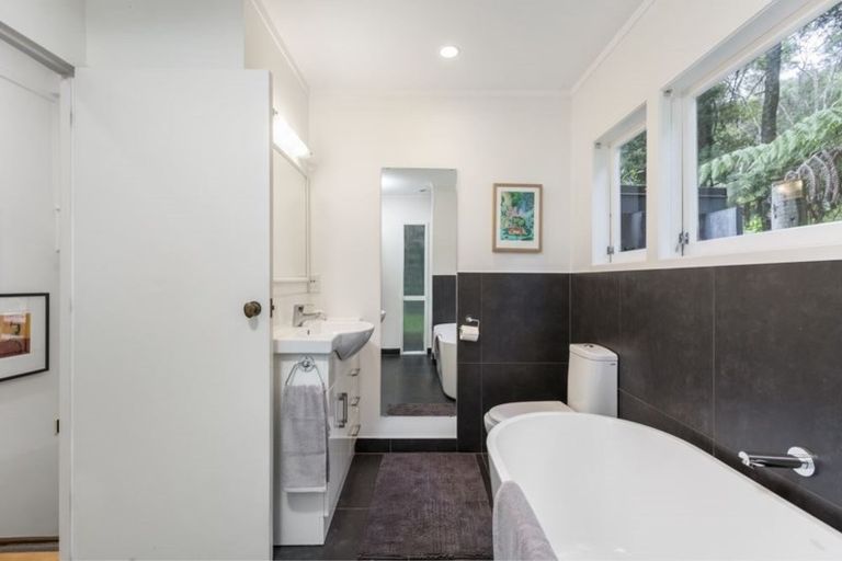 Photo of property in 12 Berne Place, Birkenhead, Auckland, 0626