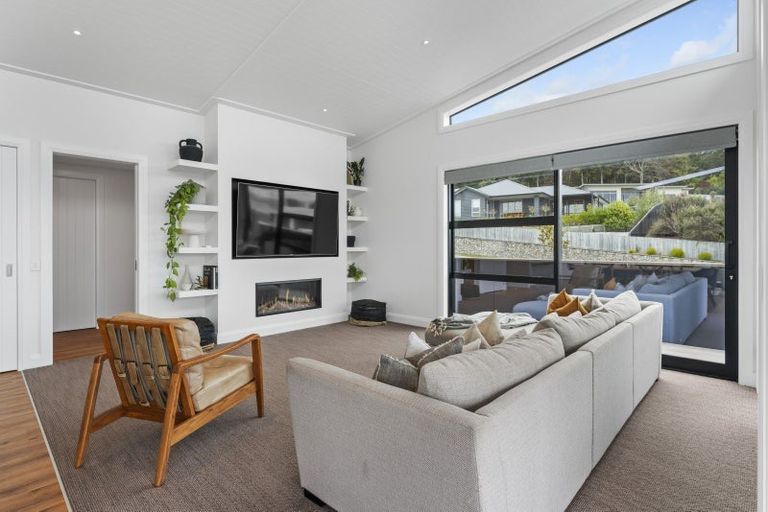 Photo of property in 33 Botanical Heights Drive, Waipahihi, Taupo, 3330