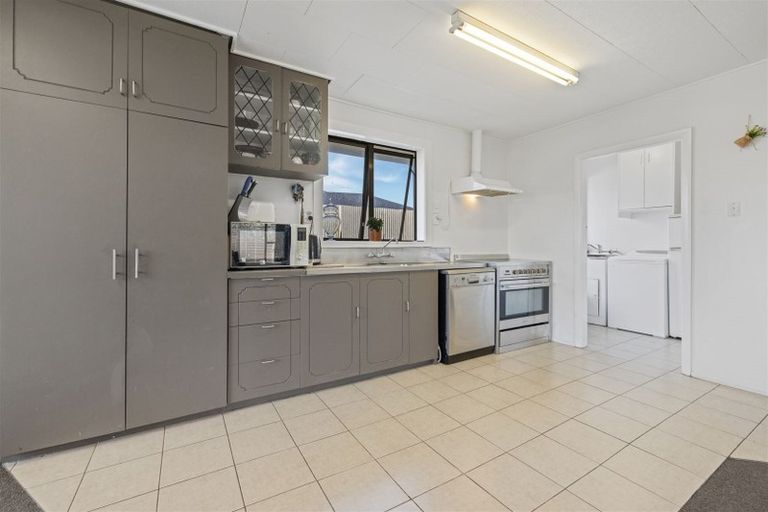 Photo of property in 33 Bournemouth Crescent, Aranui, Christchurch, 8061