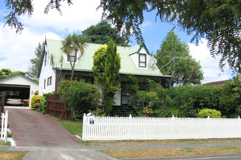 Photo of property in 26 Hartford Crescent, Totara Park, Upper Hutt, 5018