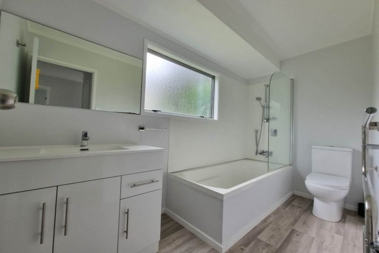 Photo of property in 5 Jarrah Place, Massey, Auckland, 0614