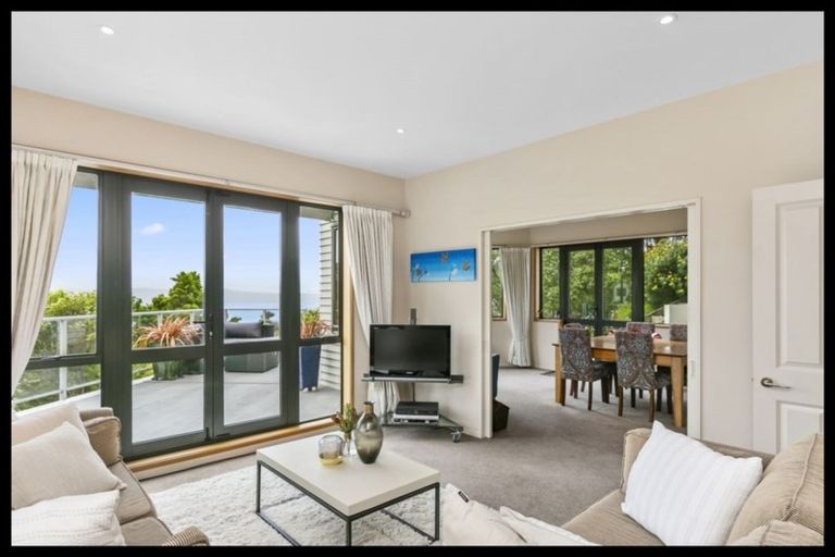 Photo of property in 15a Waru Street, Khandallah, Wellington, 6035