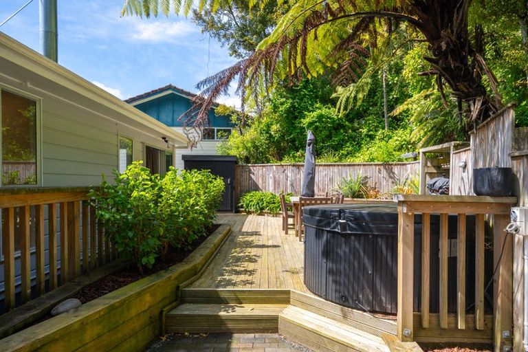 Photo of property in 20 Westhaven Drive, Tawa, Wellington, 5028