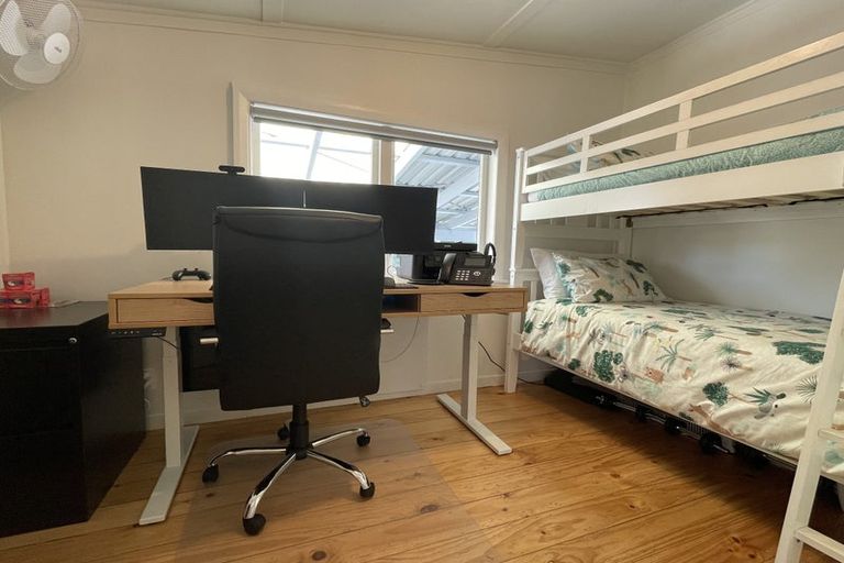 Photo of property in 61 Kauri Road, Stanmore Bay, Whangaparaoa, 0932