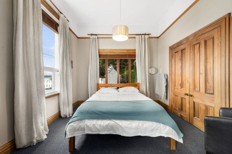 Photo of property in 44 Evans Bay Parade, Roseneath, Wellington, 6021