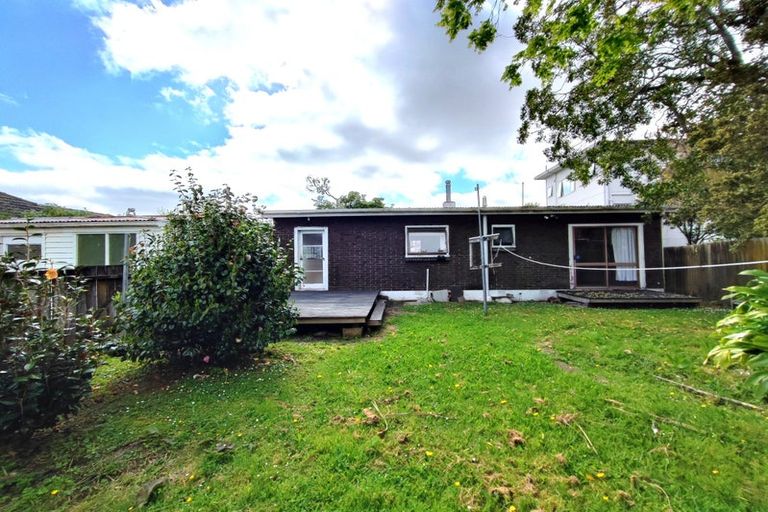 Photo of property in 21 Ranui Station Road, Ranui, Auckland, 0612
