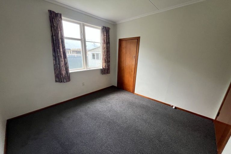 Photo of property in 5 Waterloo Crescent, Hokowhitu, Palmerston North, 4410