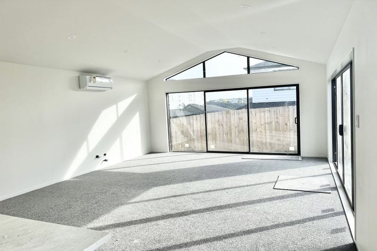 Photo of property in 5 Whale Bay Rise, Gulf Harbour, 0930