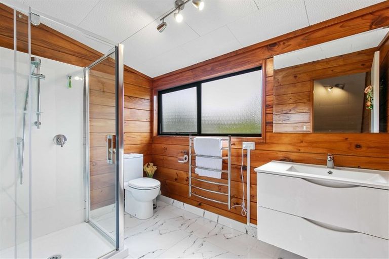 Photo of property in 2/24 Kaipatiki Road, Glenfield, Auckland, 0629