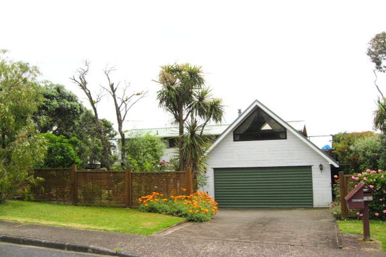 Photo of property in 152 Pacific Parade, Army Bay, Whangaparaoa, 0930