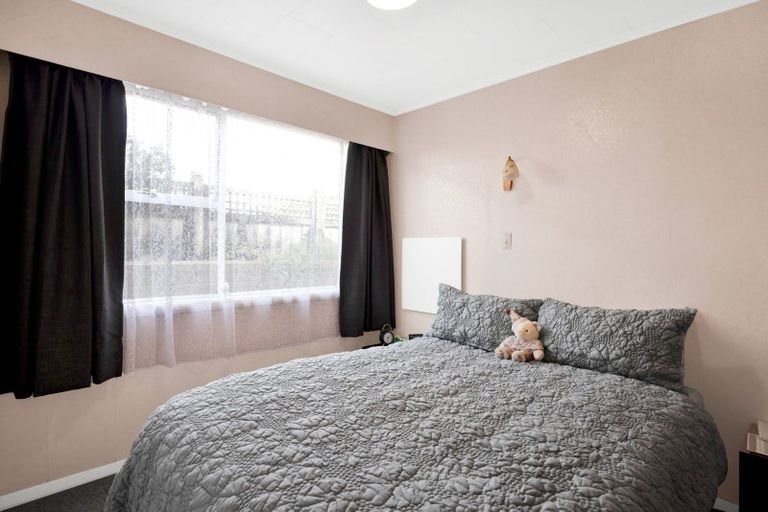 Photo of property in 2/84 Miranda Street, Stratford, 4332