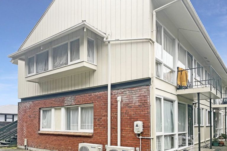 Photo of property in 2/12 Trevethick Grove, Woburn, Lower Hutt, 5010