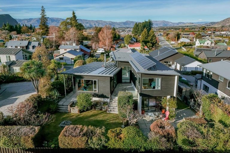 Photo of property in 187 Stone Street, Wanaka, 9305