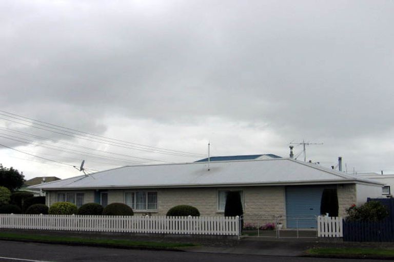 Photo of property in 56 Cambridge Terrace, Masterton, 5810