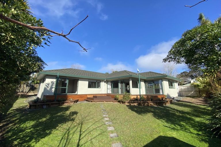 Photo of property in 30 Bushlands Park Drive, Albany, Auckland, 0632