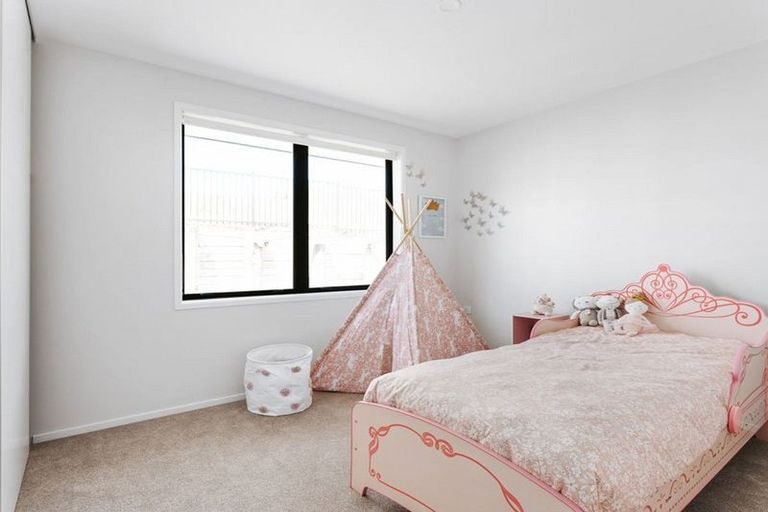 Photo of property in 22 Stingray Drive, Omokoroa, 3114