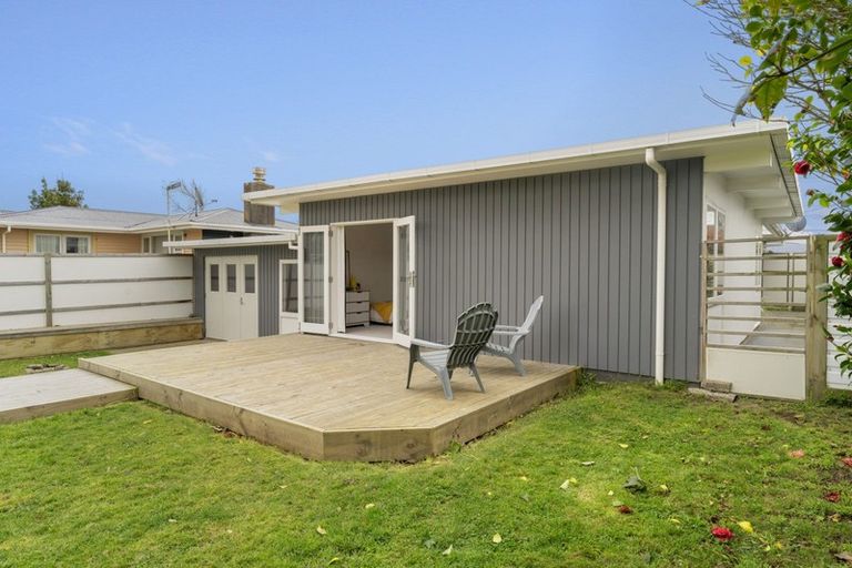 Photo of property in 34 Gray Avenue, Paraparaumu Beach, Paraparaumu, 5032