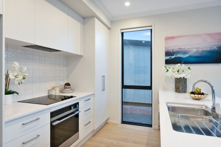 Photo of property in 27 Morus Road, Massey, Auckland, 0614