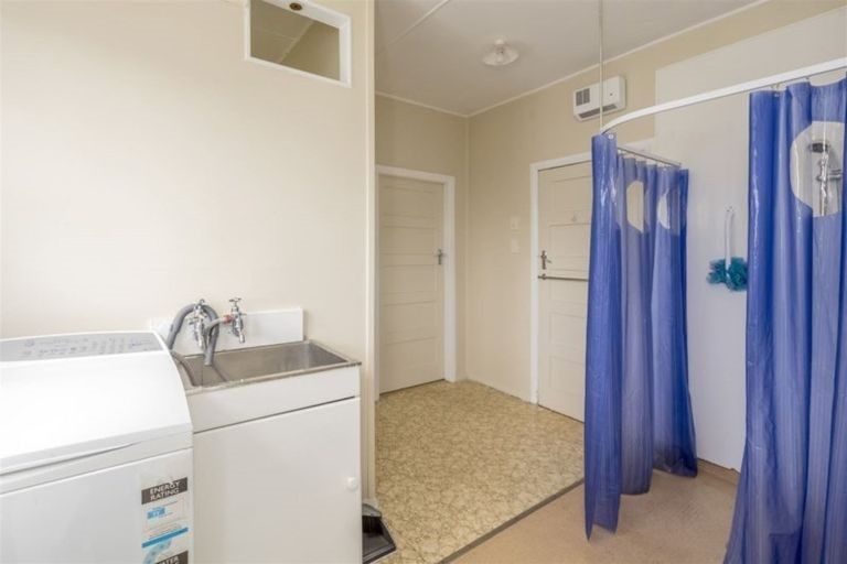 Photo of property in 22 George Street, Levin, 5510