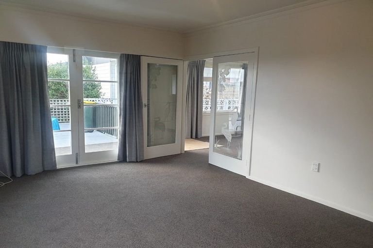 Photo of property in 22a Baring Terrace, Strandon, New Plymouth, 4312