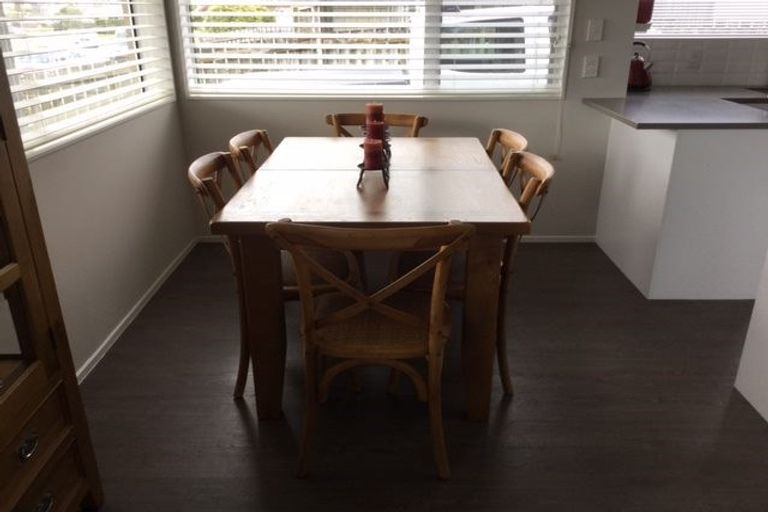 Photo of property in 118 Lakeside Drive, Orewa, 0931