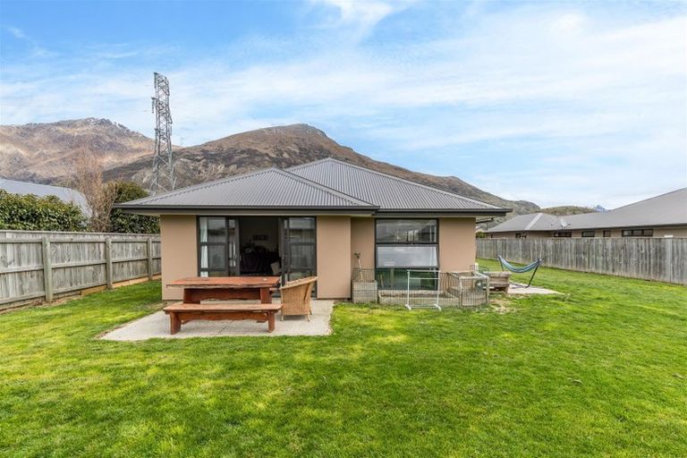 Photo of property in 13 Judge And Jury Drive, Lake Hayes, Queenstown, 9304