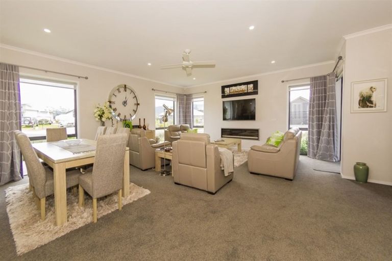 Photo of property in 3 Roseberry Place, Whitianga, 3510