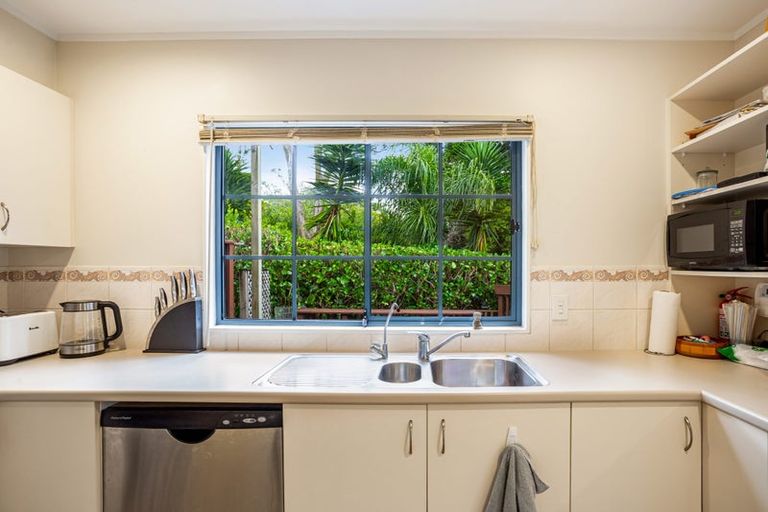 Photo of property in 8/485 Don Buck Road, Massey, Auckland, 0614