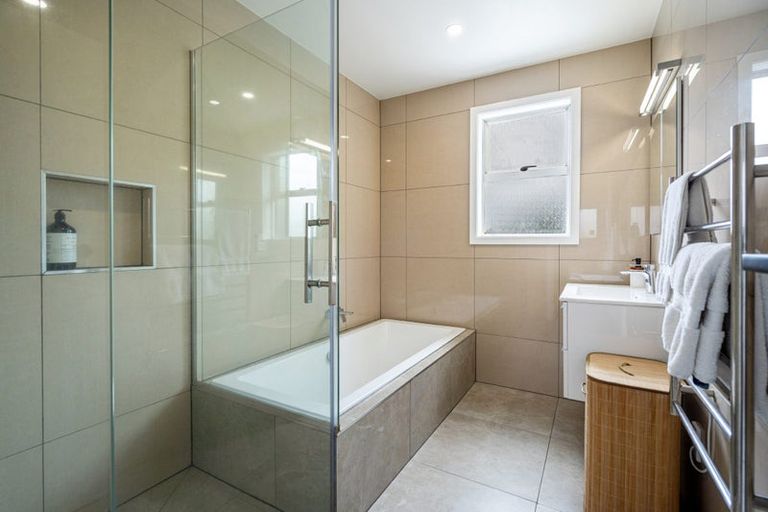 Photo of property in 2a Helga Crescent, Te Atatu Peninsula, Auckland, 0610