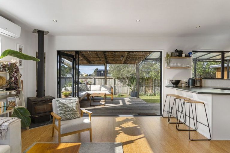 Photo of property in 112a Kiwi Road, Whangamata, 3620