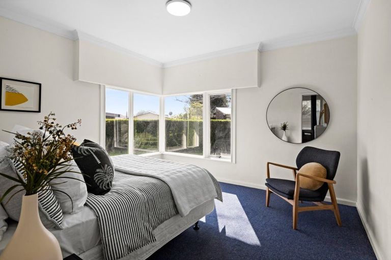 Photo of property in 16 Howard Road, Taradale, Napier, 4112