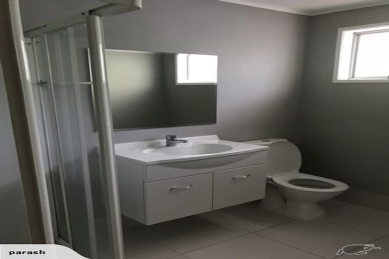 Photo of property in 2 Miro Street, New Lynn, Auckland, 0600