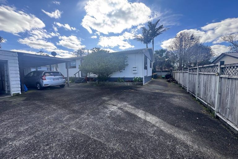 Photo of property in 2/141 Carnoustie Drive, Wattle Downs, Auckland, 2103