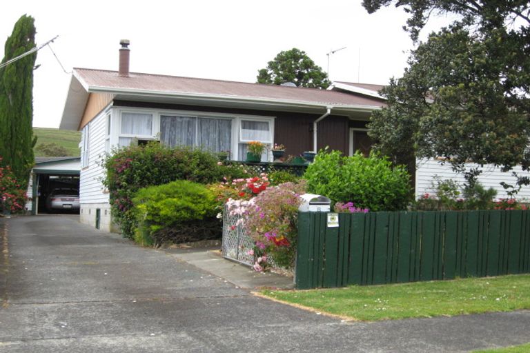 Photo of property in 8 Lindis Place, Mangere Bridge, Auckland, 2022