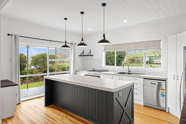 Photo of property in 826 Mokau Road, Mimi, Urenui, 4377