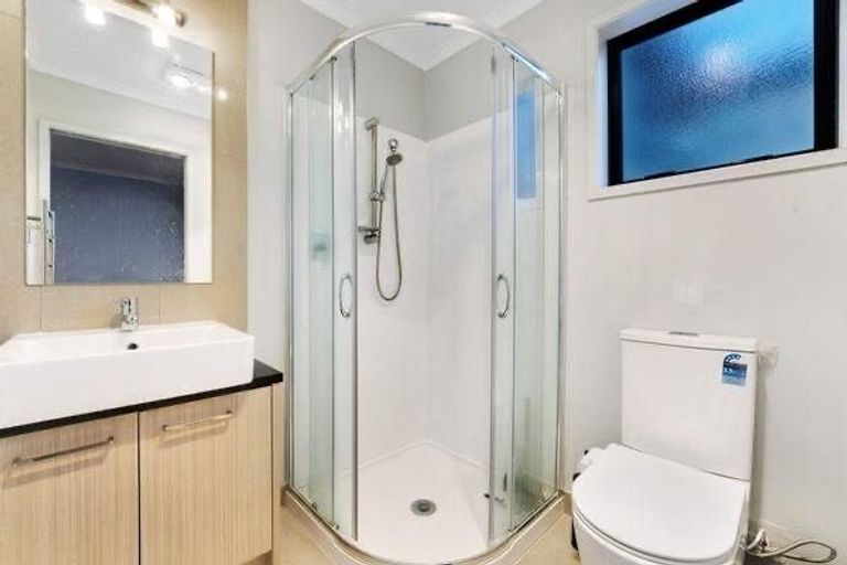 Photo of property in 18 Hirimate Place, Flat Bush, Auckland, 2019